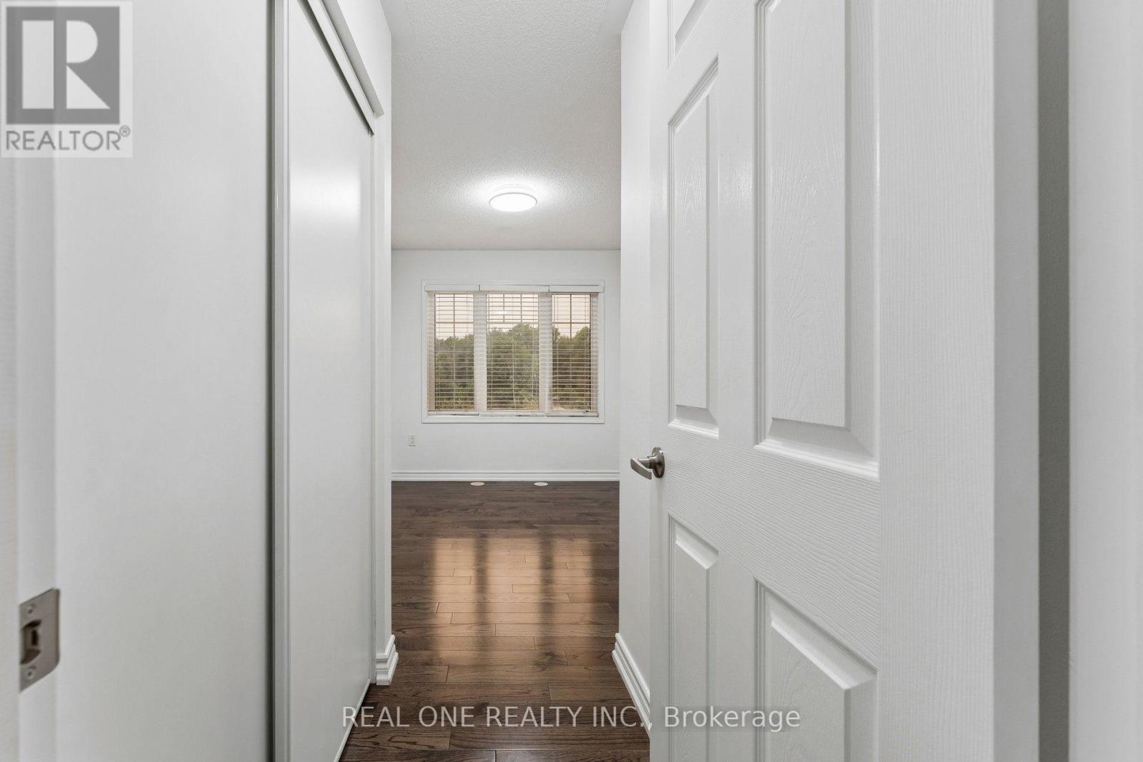 30 HENNEBERRY LANE - 26