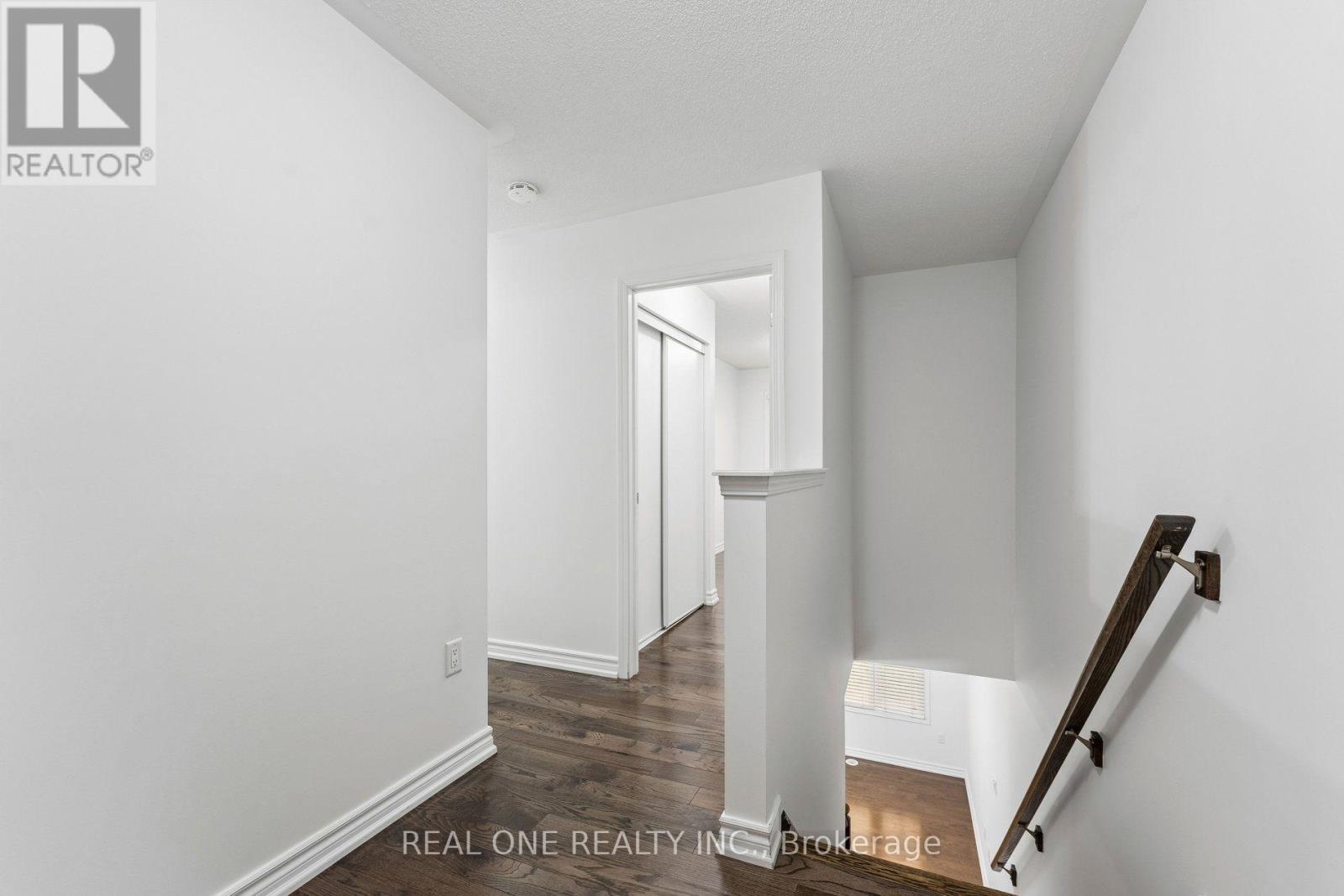 30 HENNEBERRY LANE - 25