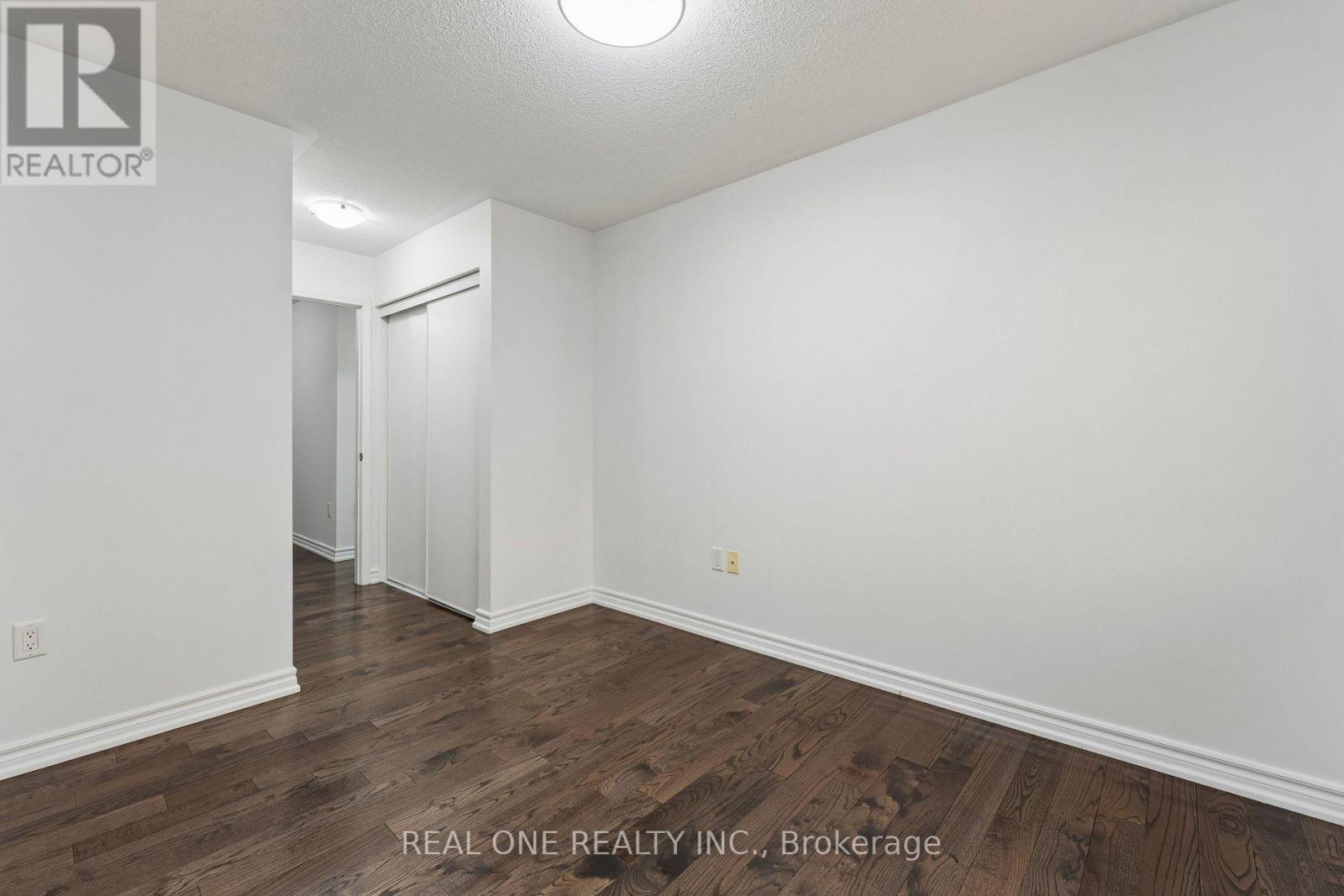 30 HENNEBERRY LANE - 28