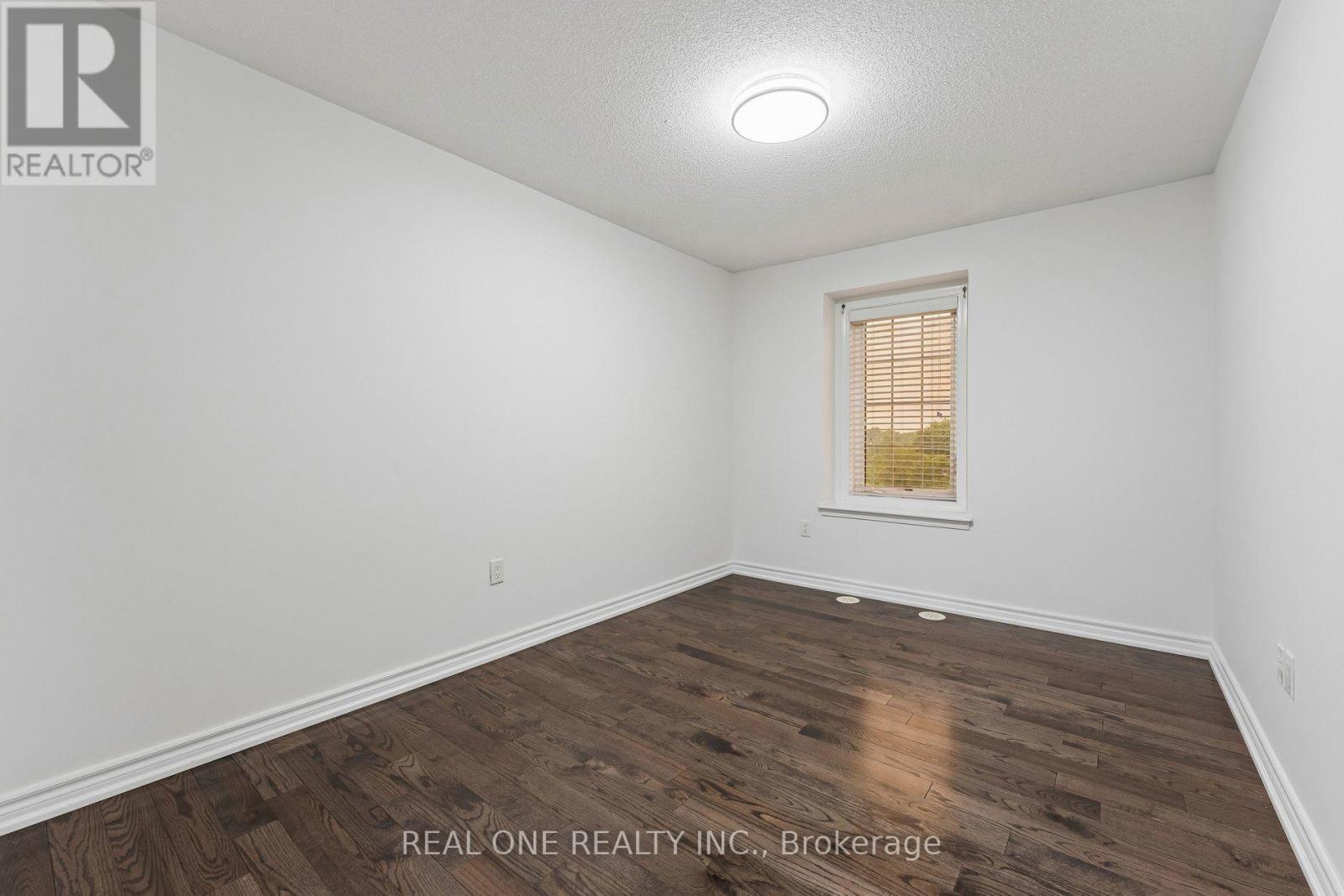 30 HENNEBERRY LANE - 29