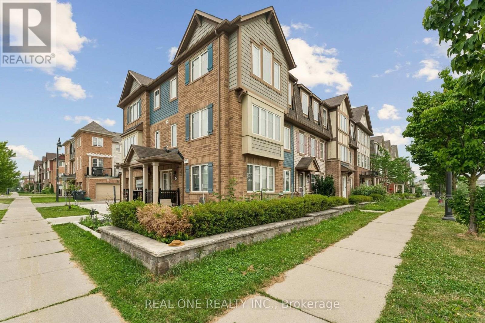 30 HENNEBERRY LANE - 38