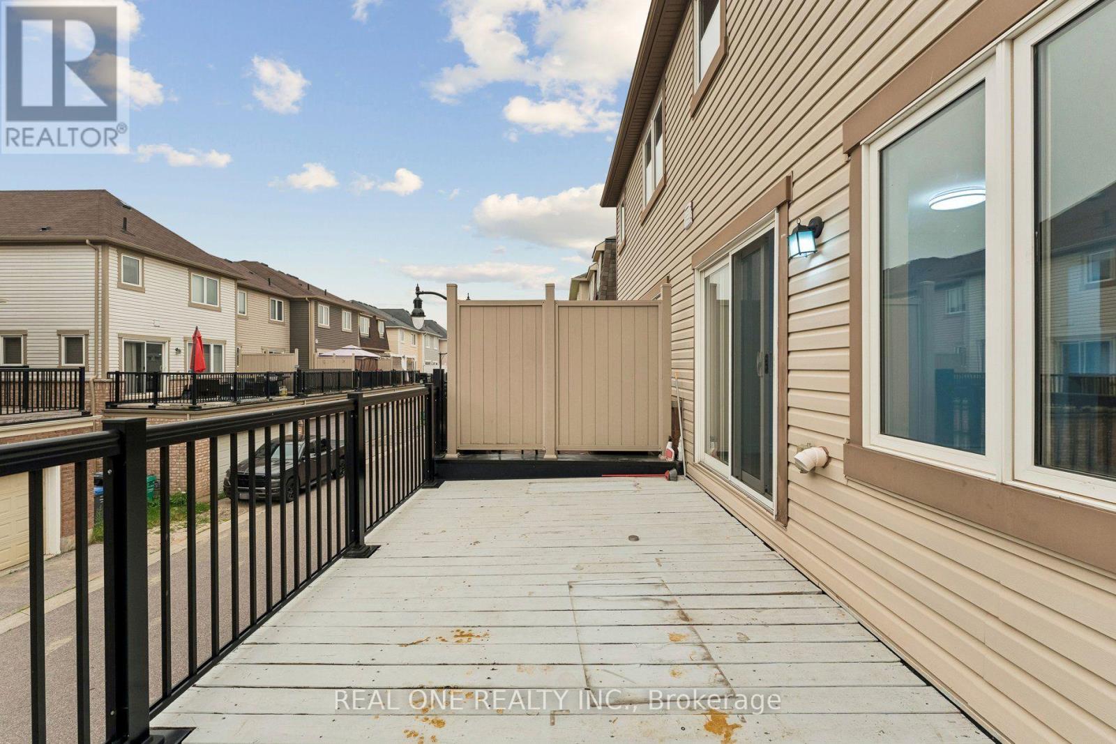 30 HENNEBERRY LANE - 36