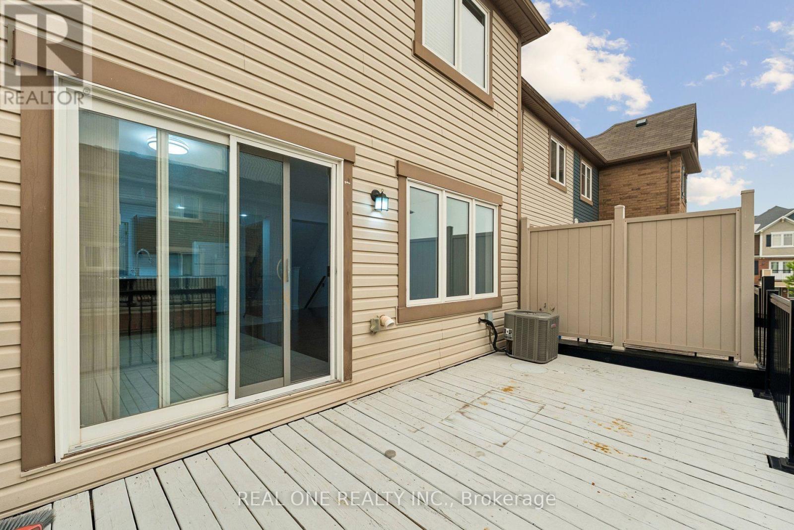 30 HENNEBERRY LANE - 34