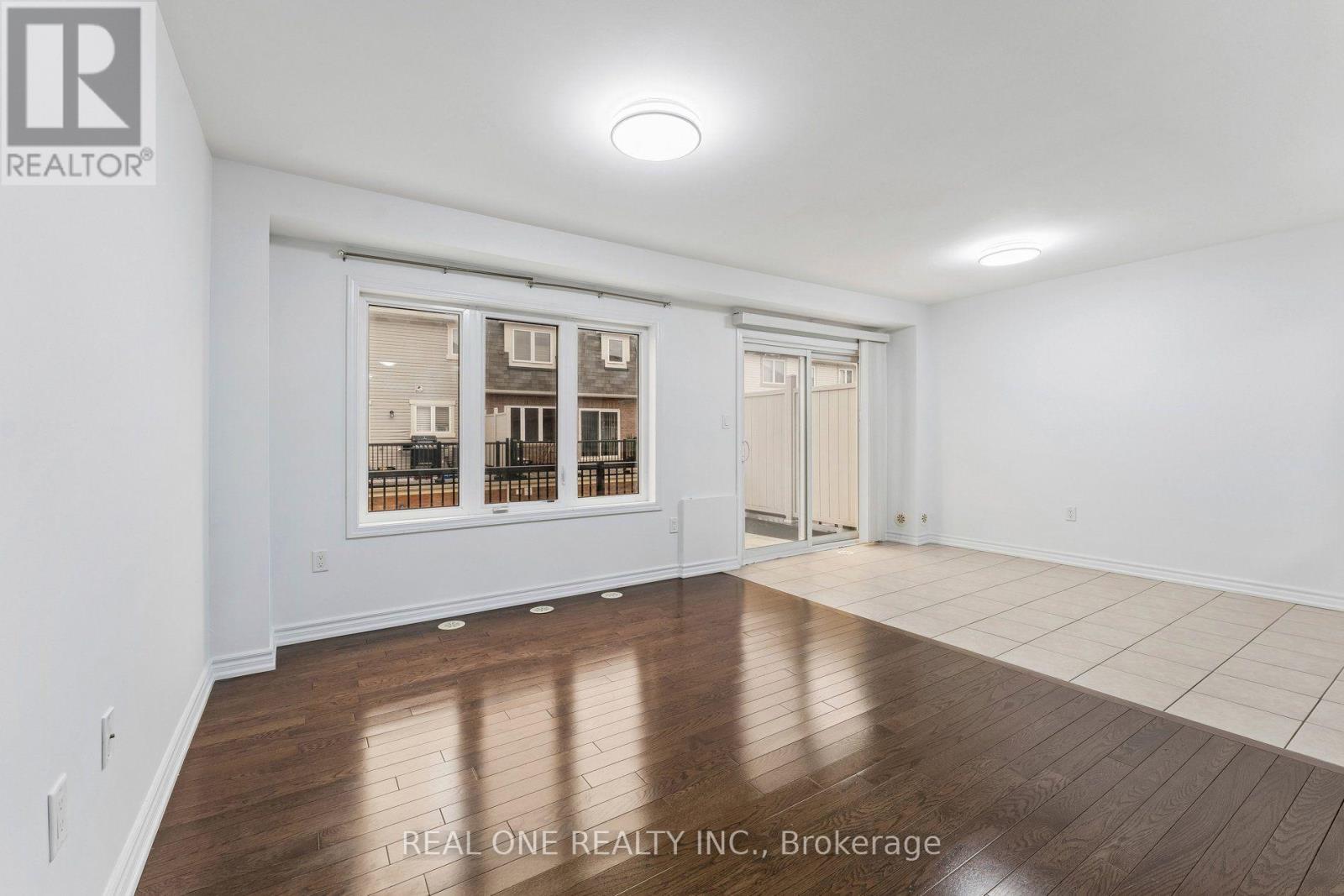 30 HENNEBERRY LANE - 9
