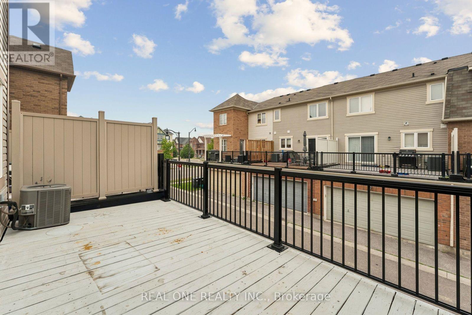 30 HENNEBERRY LANE - 33