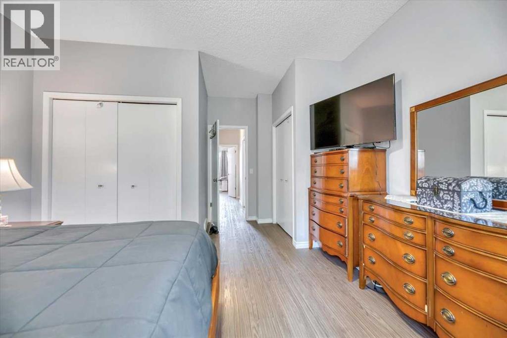 #35 72 Millside Drive SW - 23