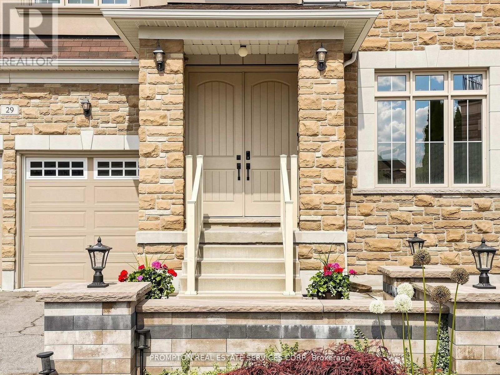 29 BEEBE CRESCENT - 2