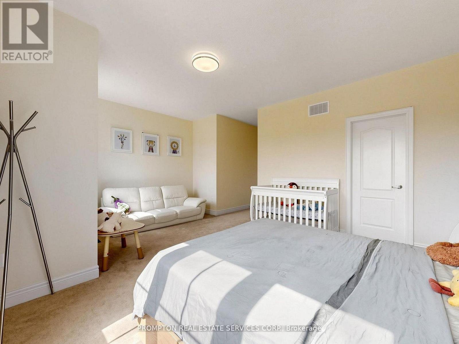 29 BEEBE CRESCENT - 24