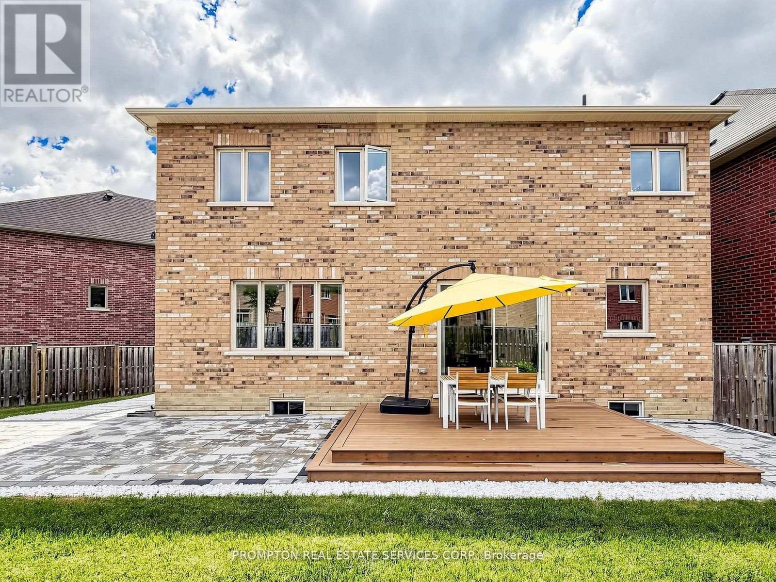 29 BEEBE CRESCENT - 34