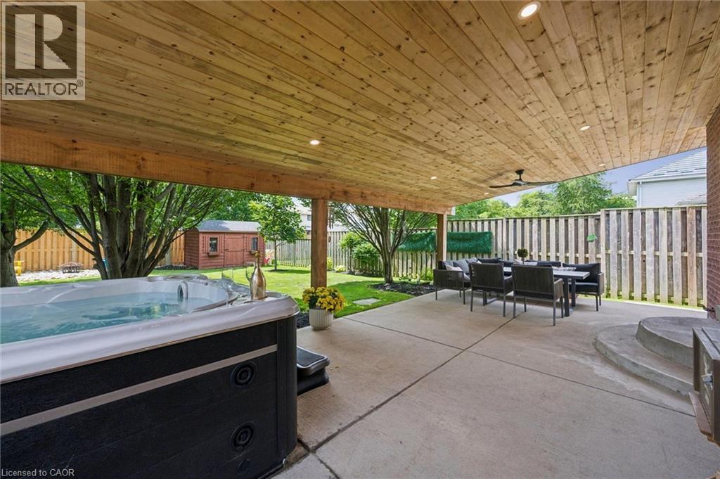 24 WATSON Crescent - 35