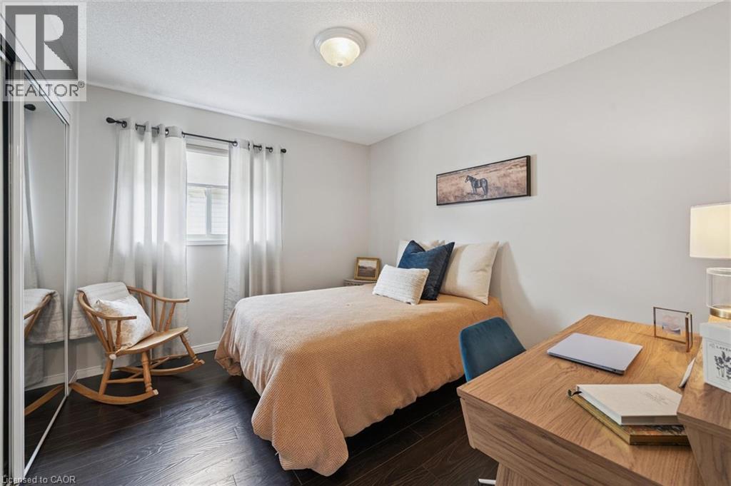 24 WATSON Crescent - 26