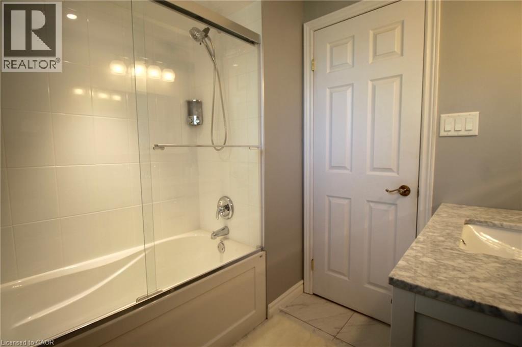 153 MEADOWBROOK Drive - 22