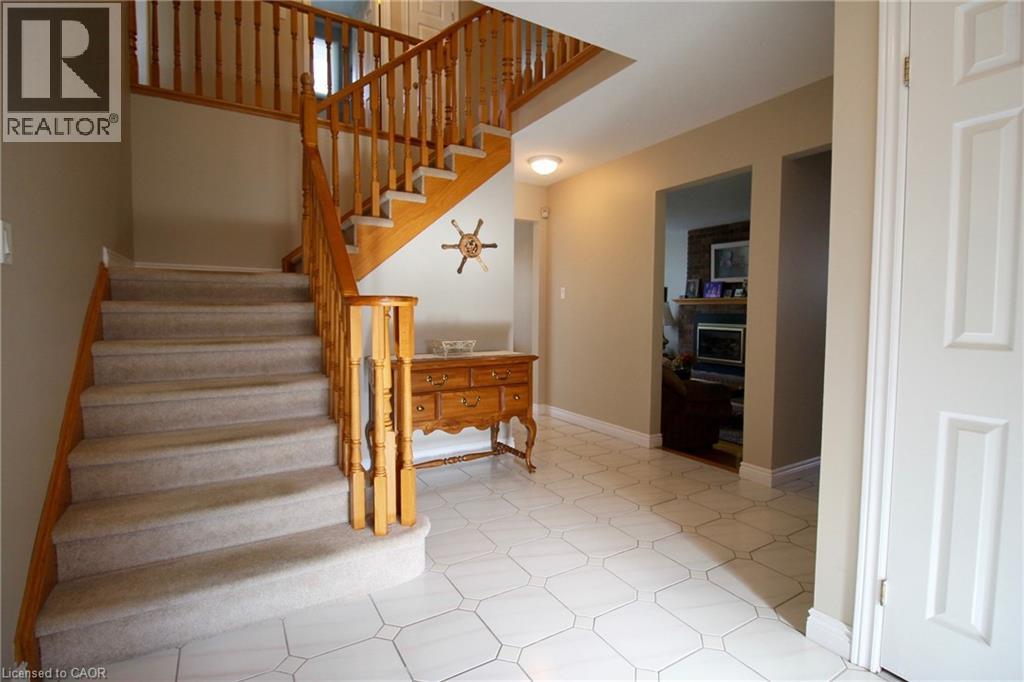 153 MEADOWBROOK Drive - 16