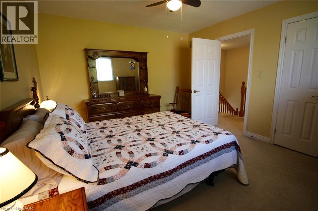153 MEADOWBROOK Drive - 19