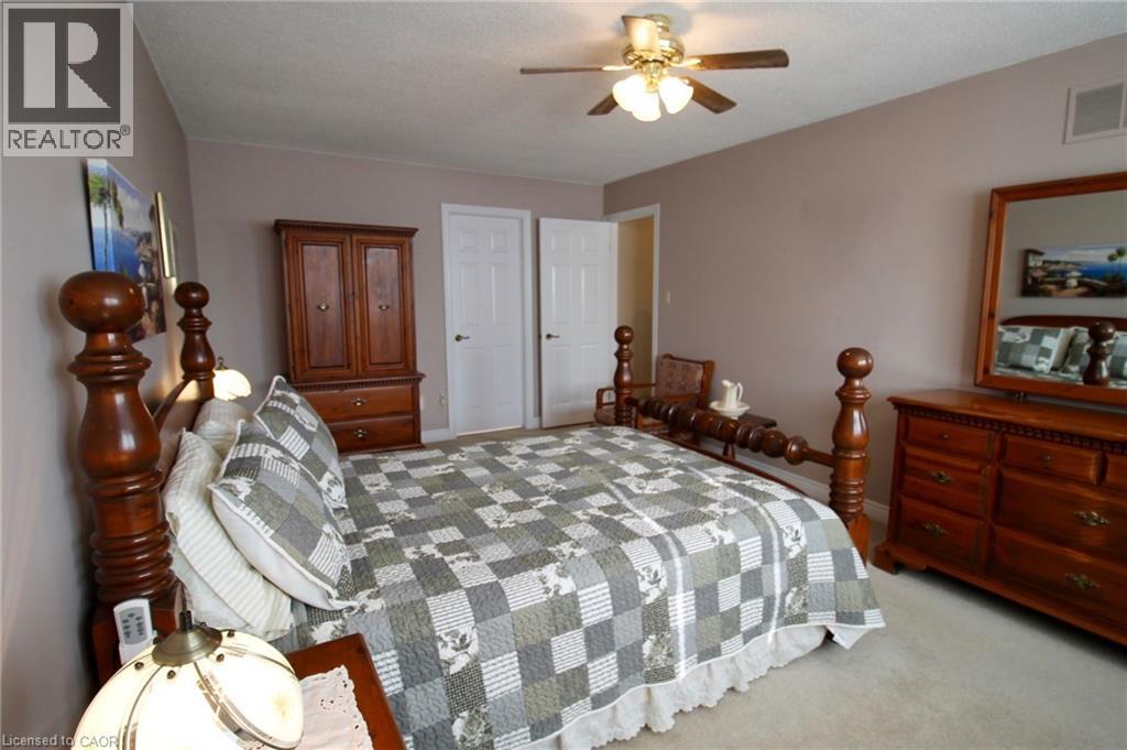 153 MEADOWBROOK Drive - 24