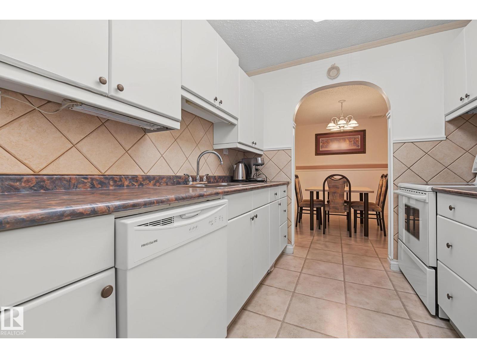 895 ERIN PL NW - 6