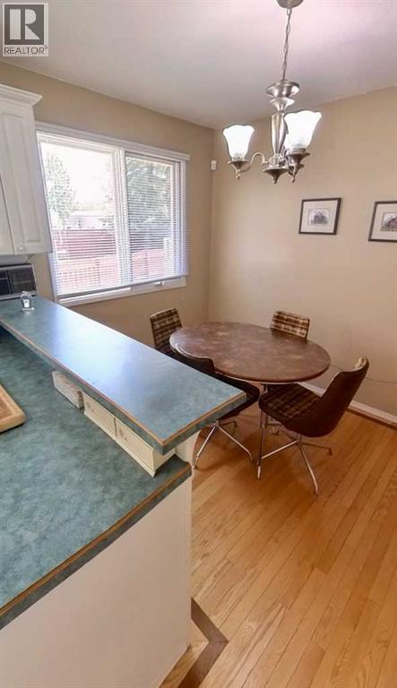 5333 57 Avenue - 11