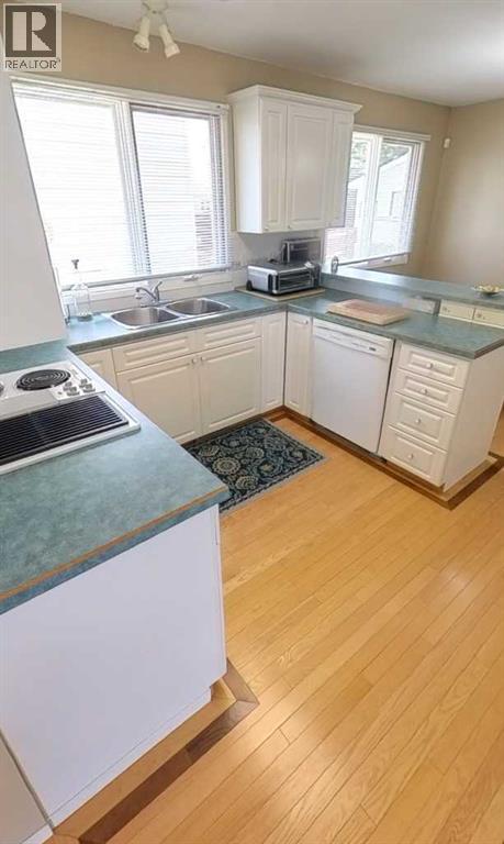 5333 57 Avenue - 9