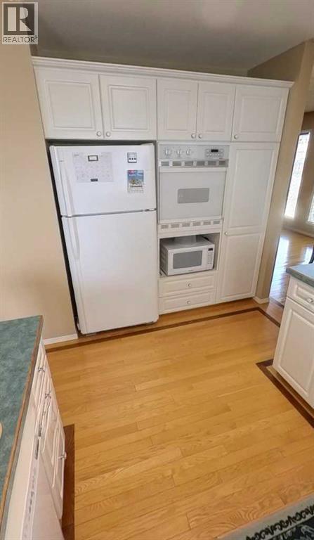 5333 57 Avenue - 12
