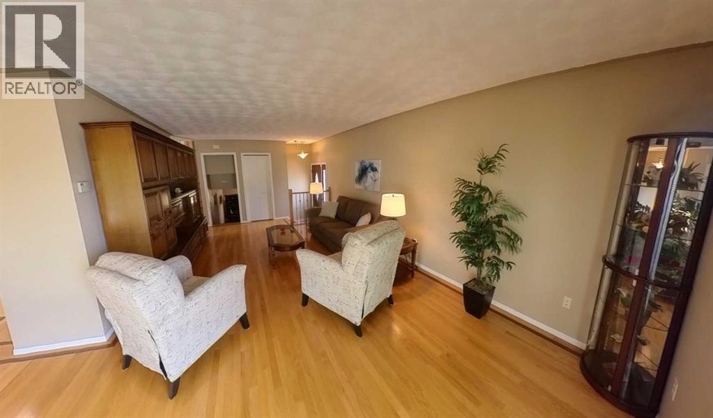 5333 57 Avenue - 7