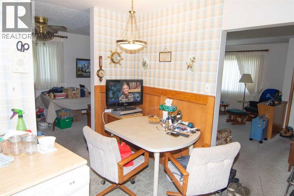 3403 19 Street NW - 17