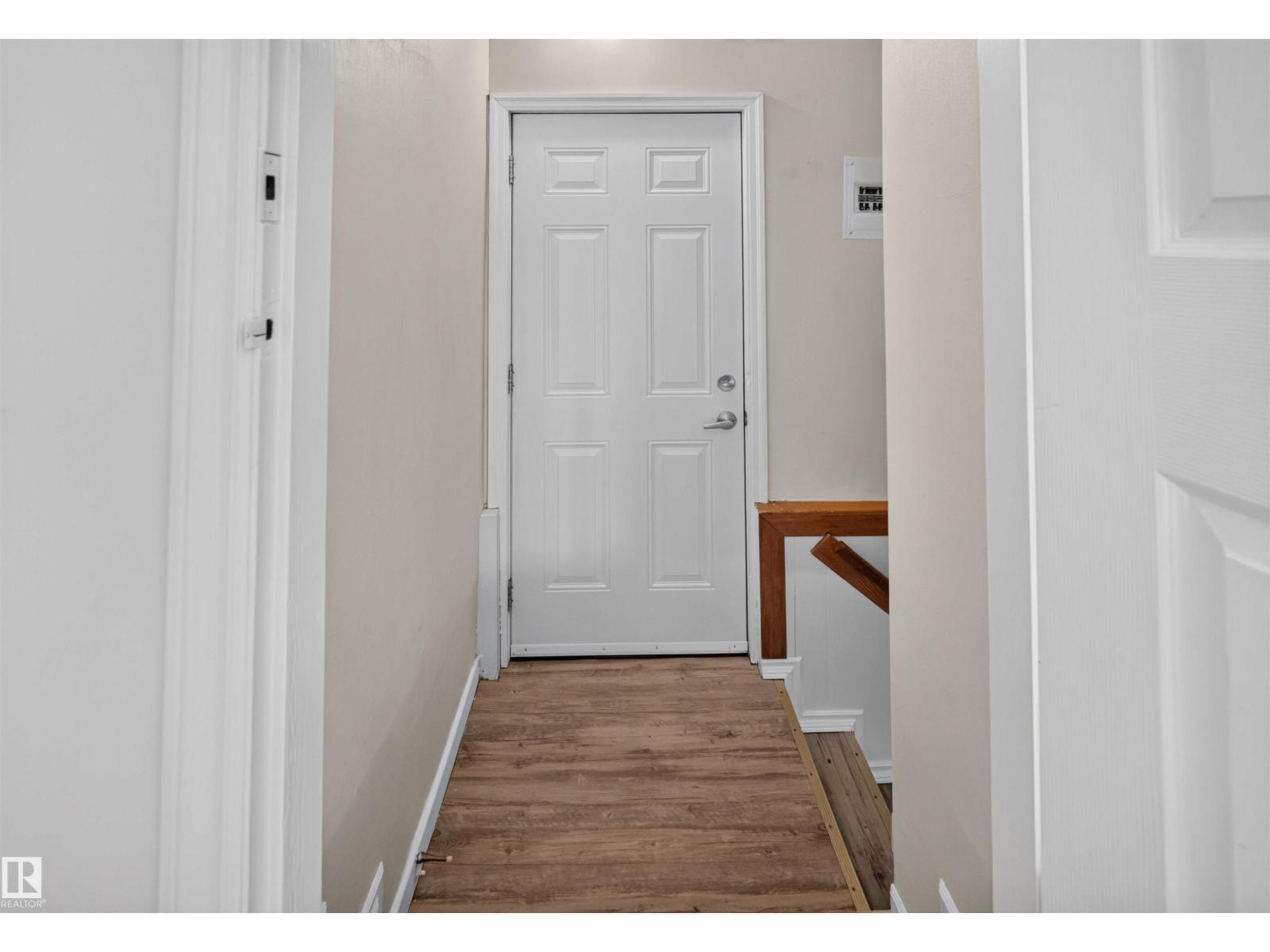 8817 91 ST NW - 10