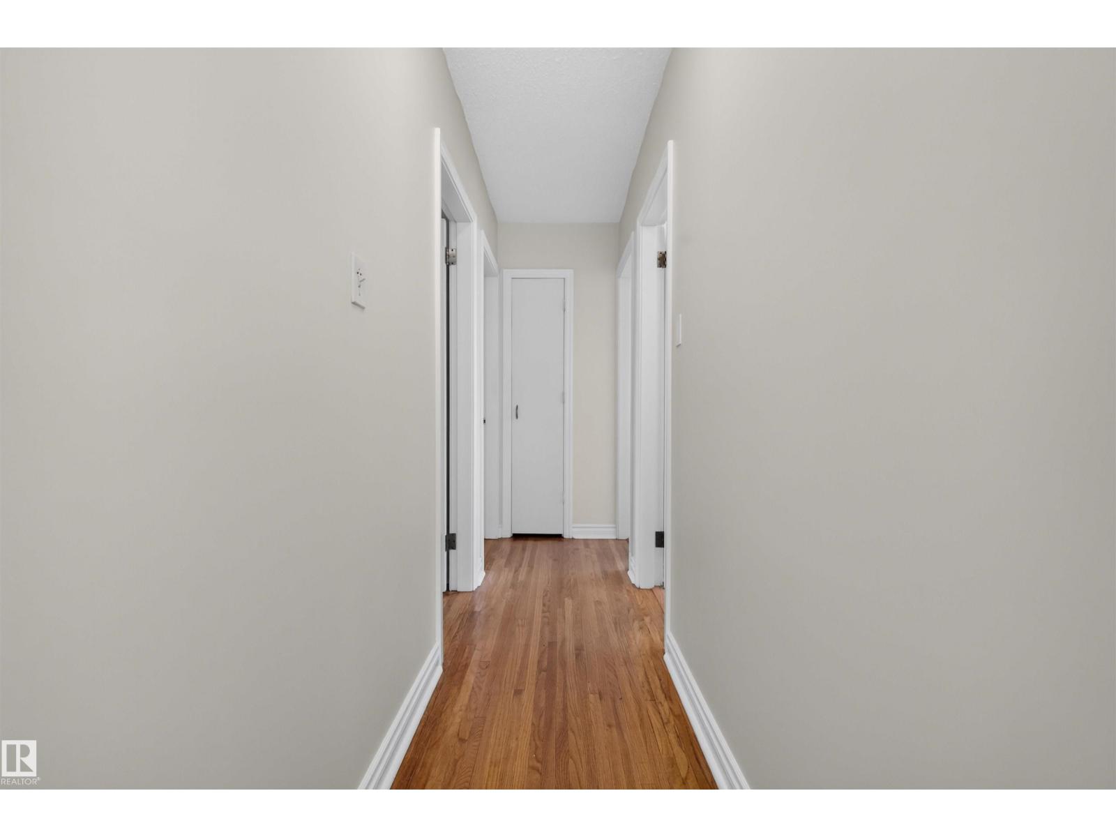 8817 91 ST NW - 14