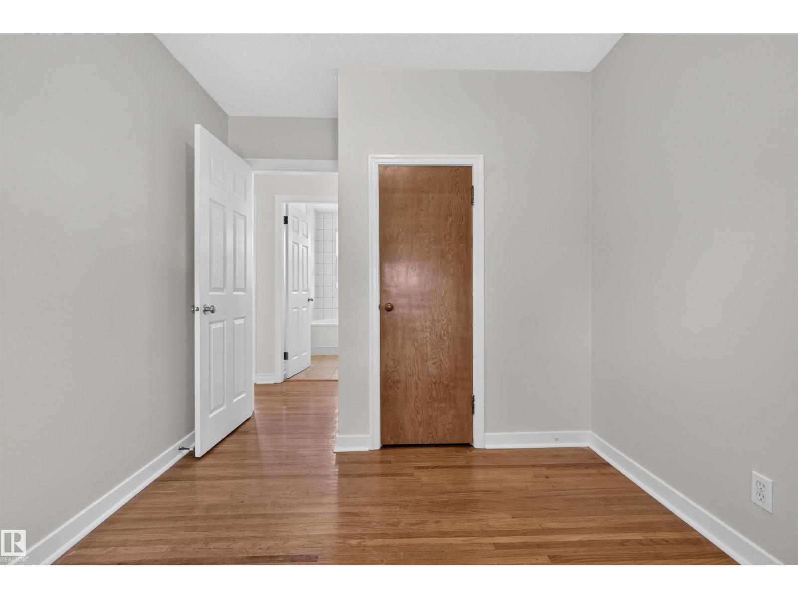 8817 91 ST NW - 17