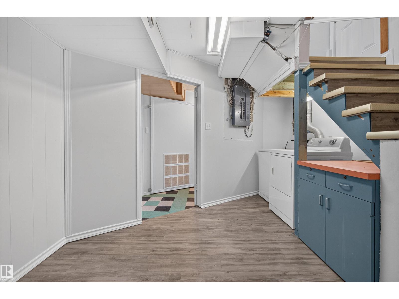 8817 91 ST NW - 26