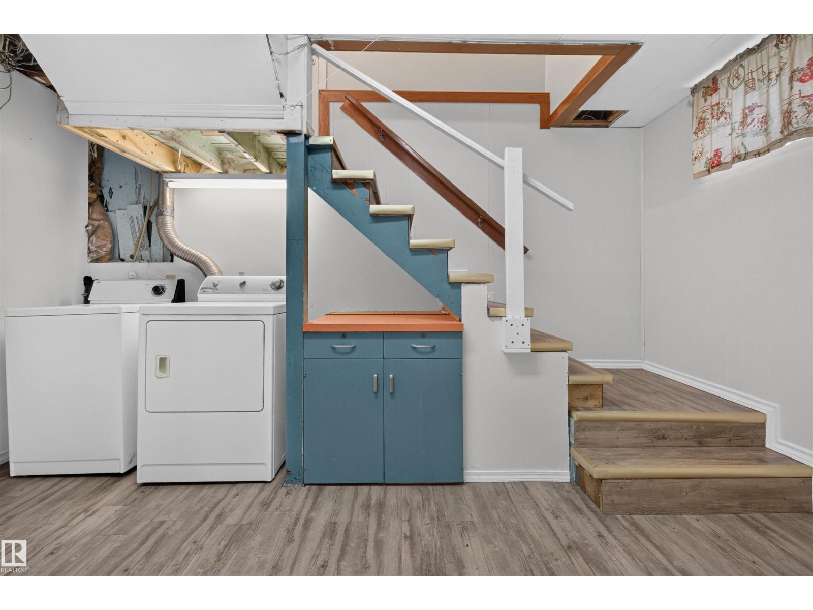8817 91 ST NW - 27
