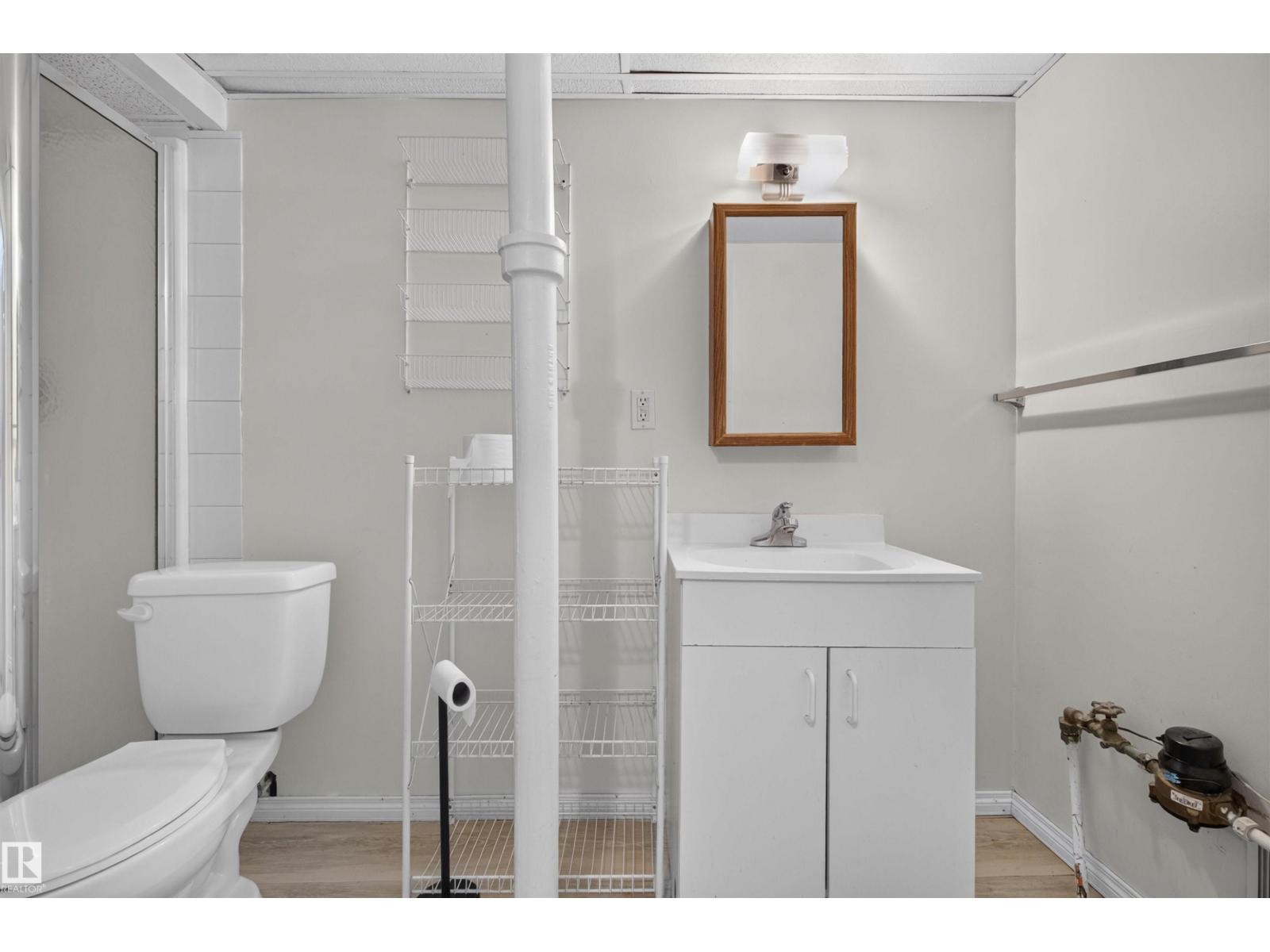 8817 91 ST NW - 29