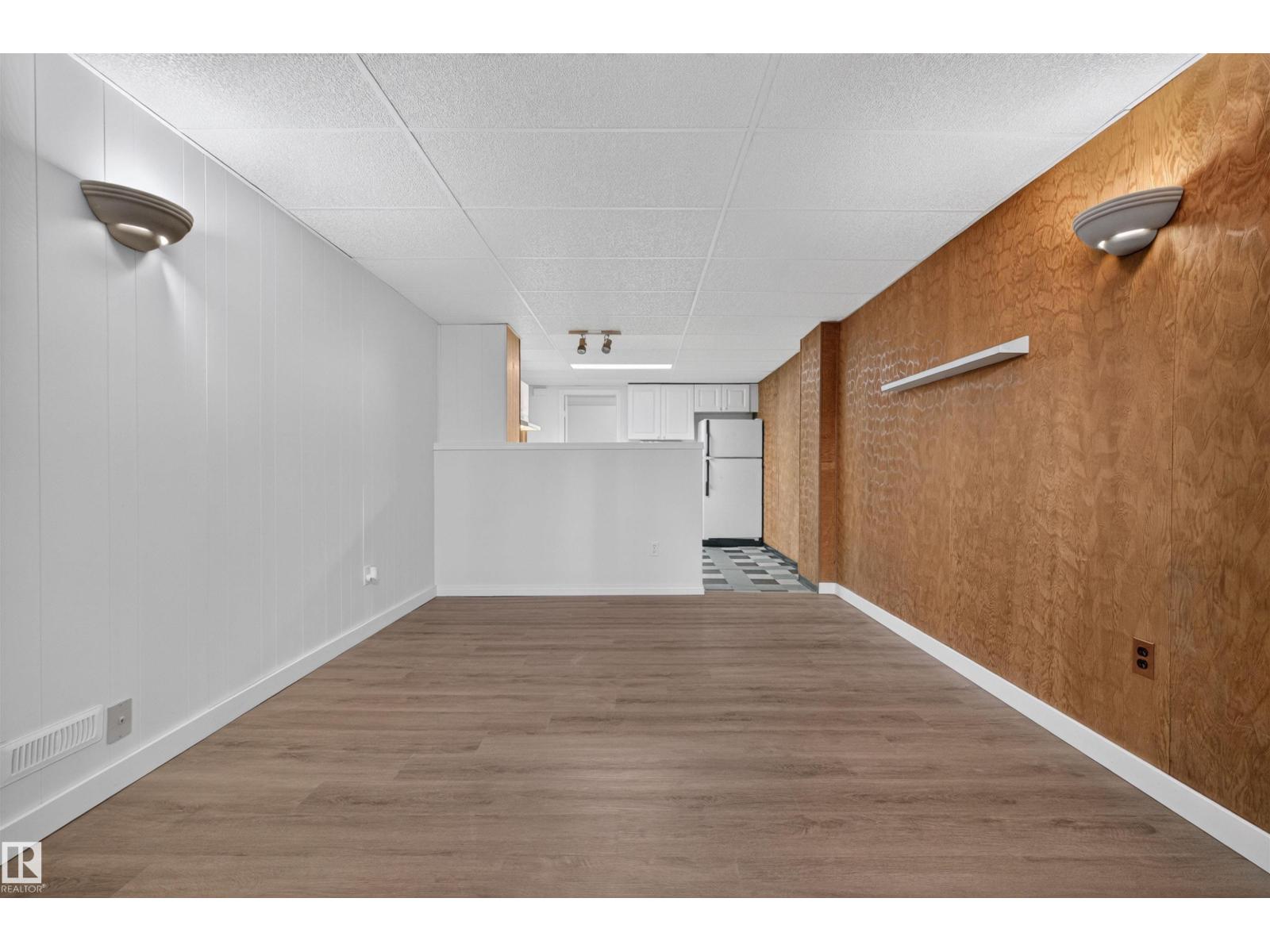 8817 91 ST NW - 40