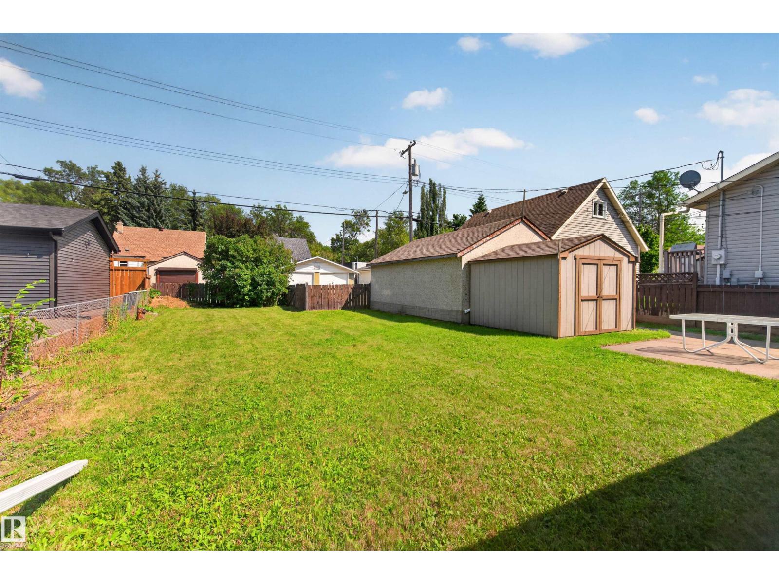 8817 91 ST NW - 44