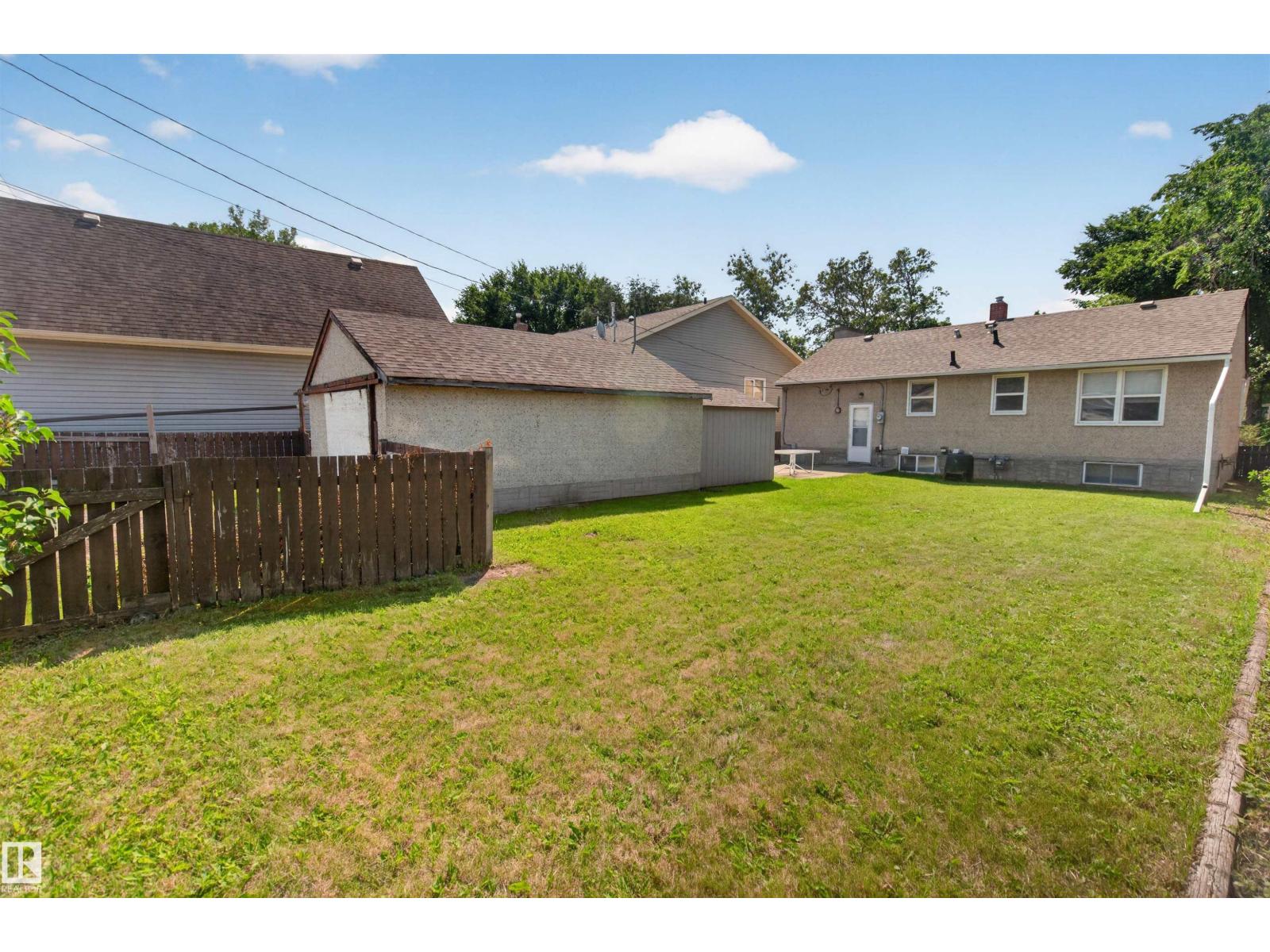 8817 91 ST NW - 46