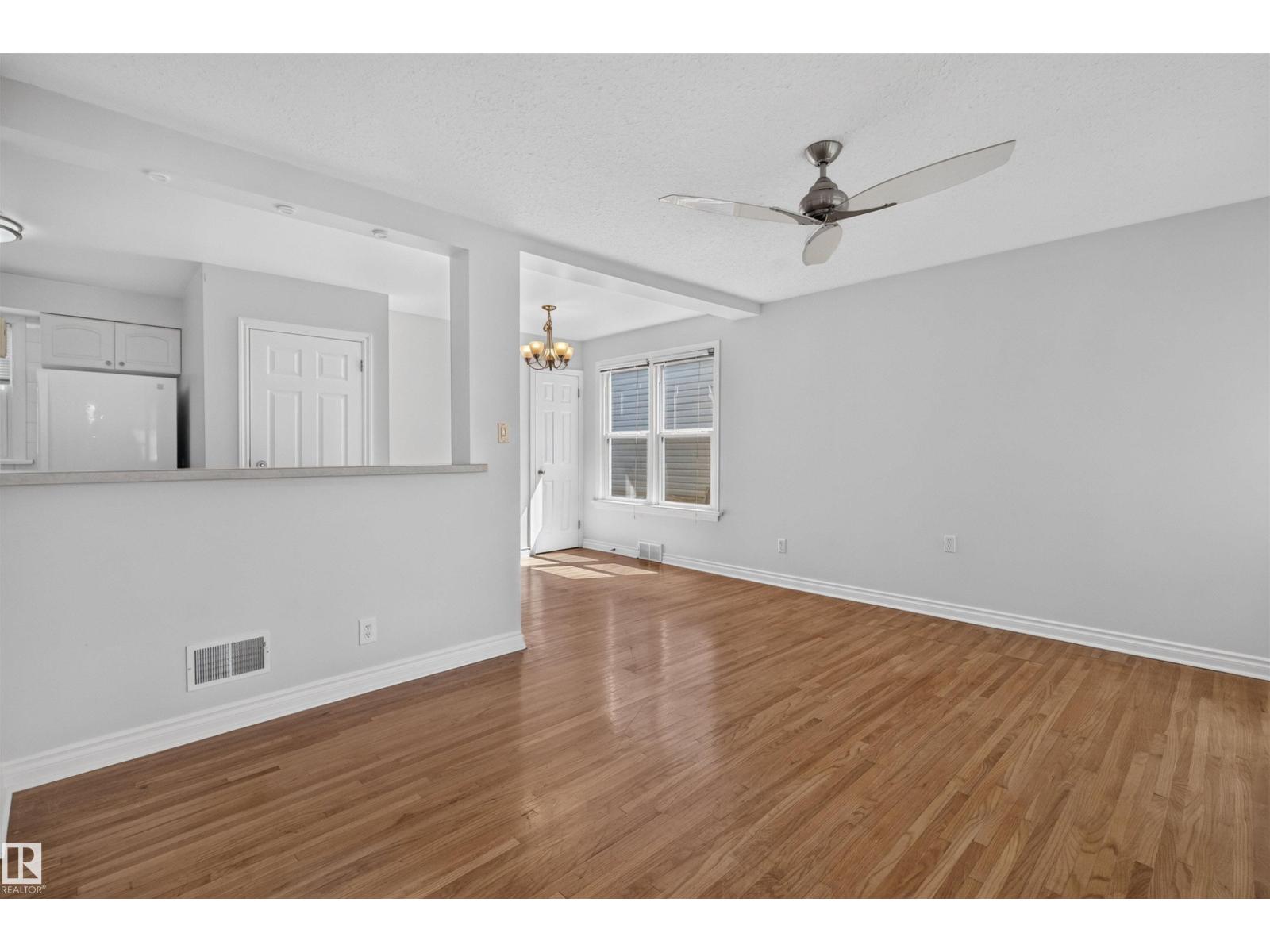 8817 91 ST NW - 7