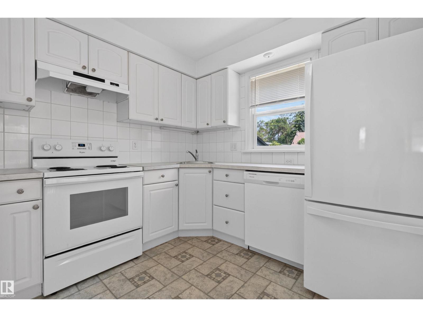 8817 91 ST NW - 8