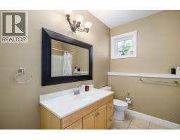 13615 Middle Bench Road, Lake Country, BC V4V2B4 Photo 36