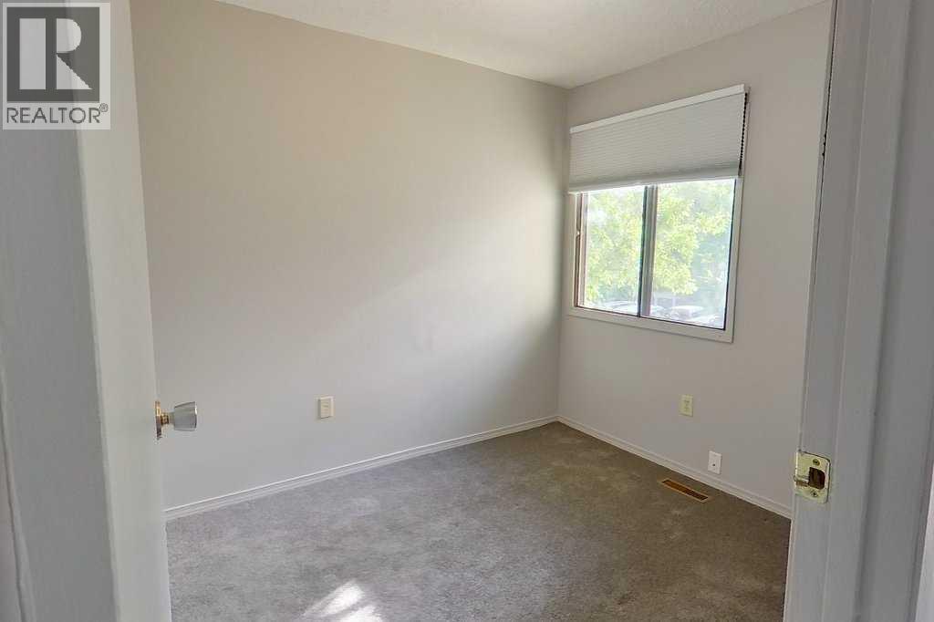 41 South Ridge Crescent SW - 10