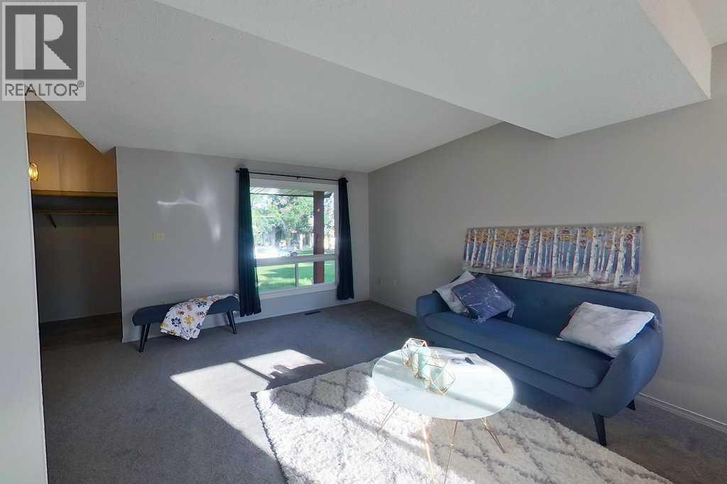 41 South Ridge Crescent SW - Image 3
