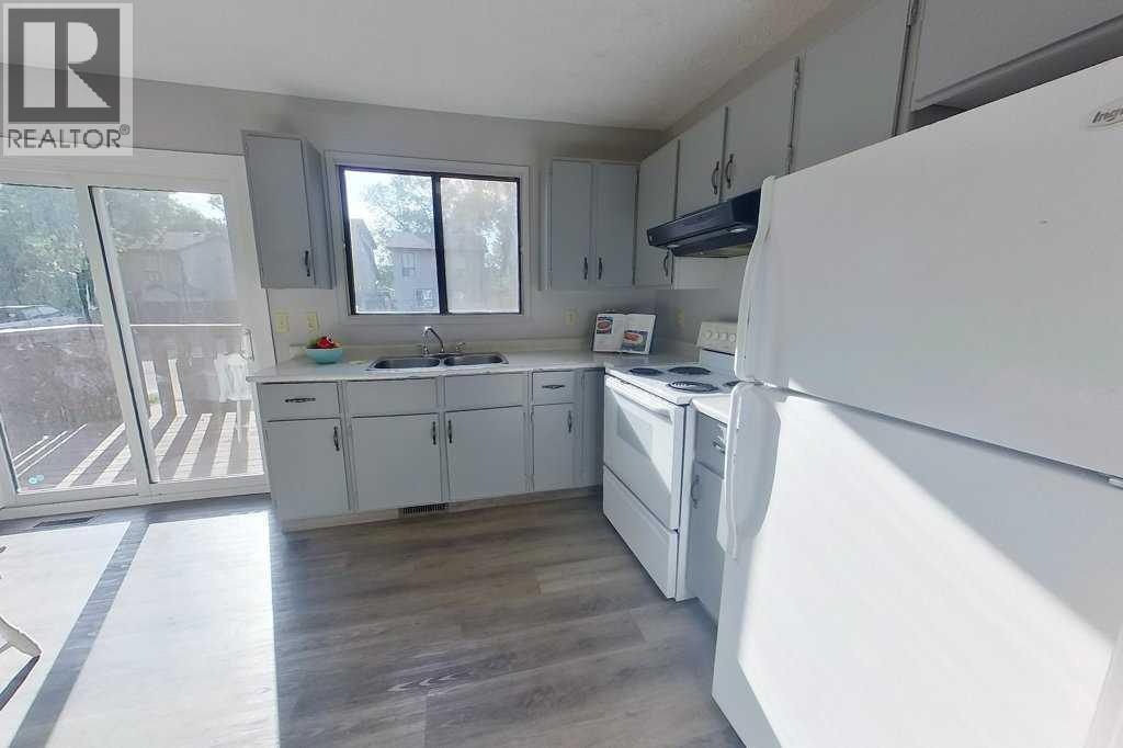 41 South Ridge Crescent SW - 5