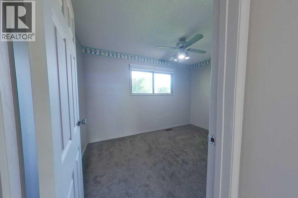 41 South Ridge Crescent SW - 8