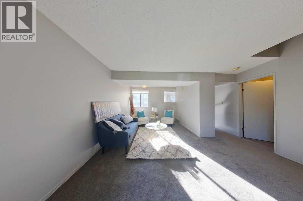 41 South Ridge Crescent SW - 2