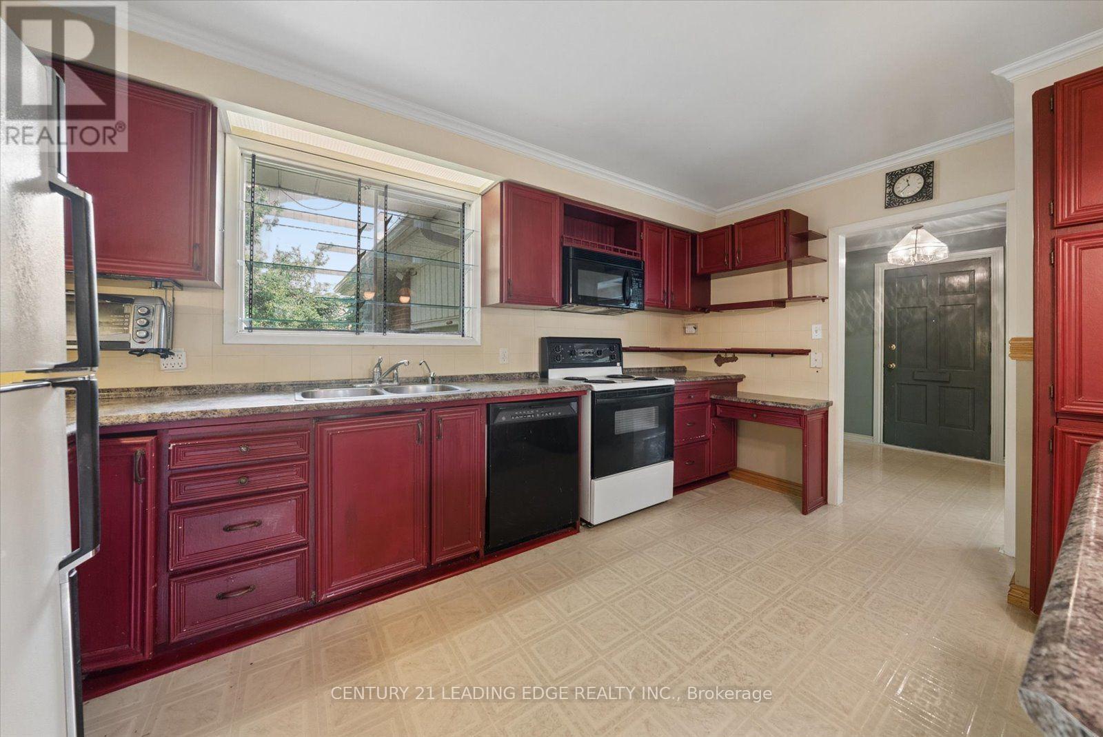 6 THOMAS KINNEAR COURT - 14