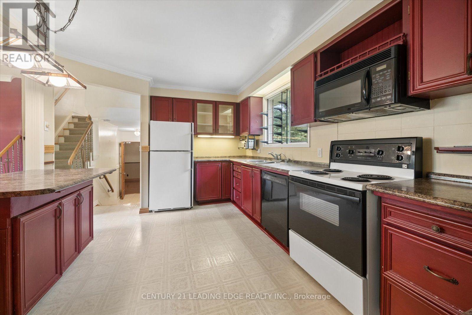 6 THOMAS KINNEAR COURT - 15
