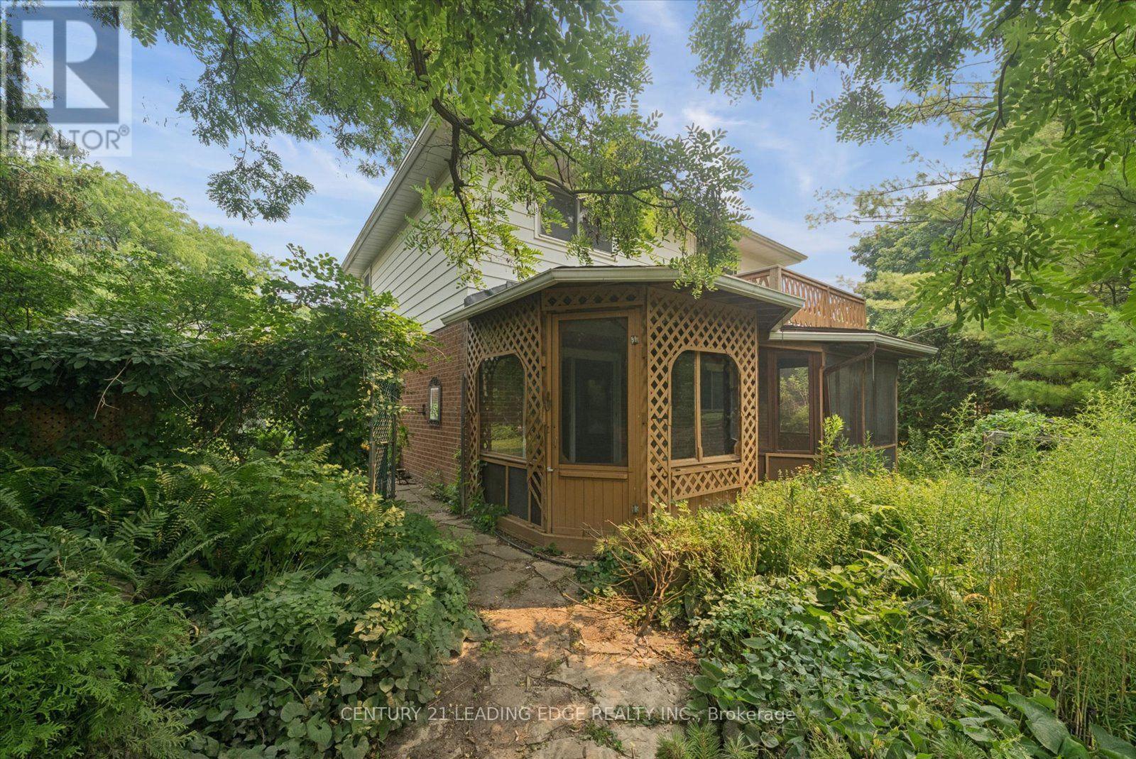 6 THOMAS KINNEAR COURT - 21