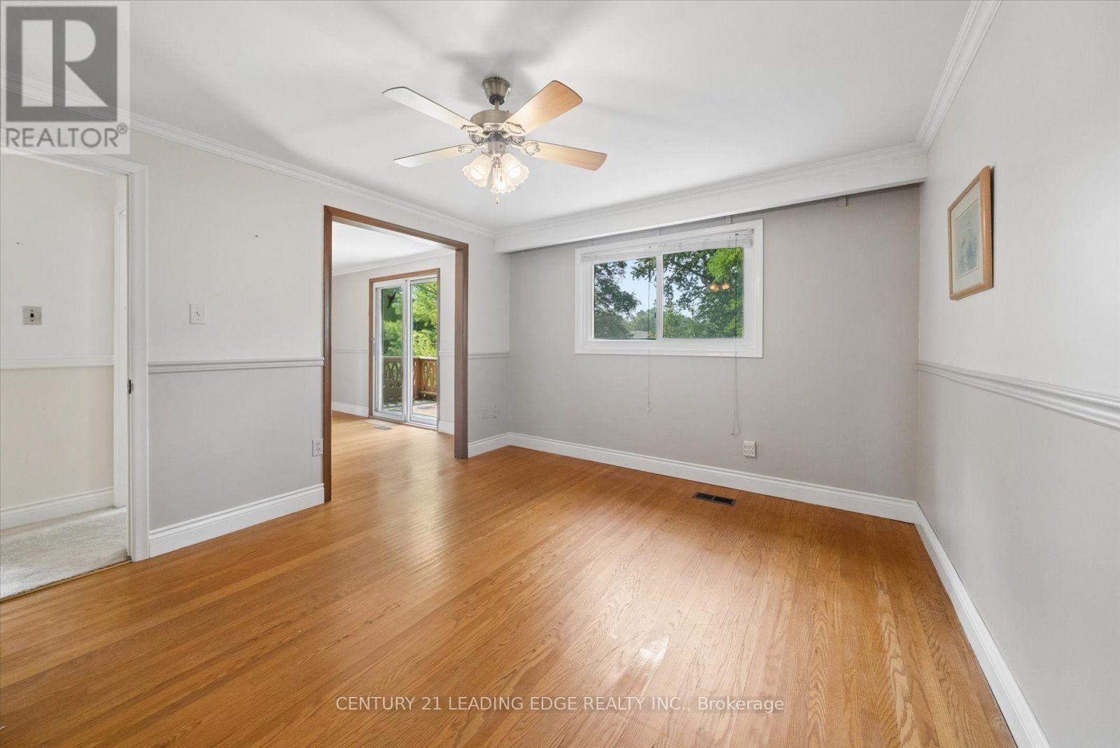 6 THOMAS KINNEAR COURT - 32