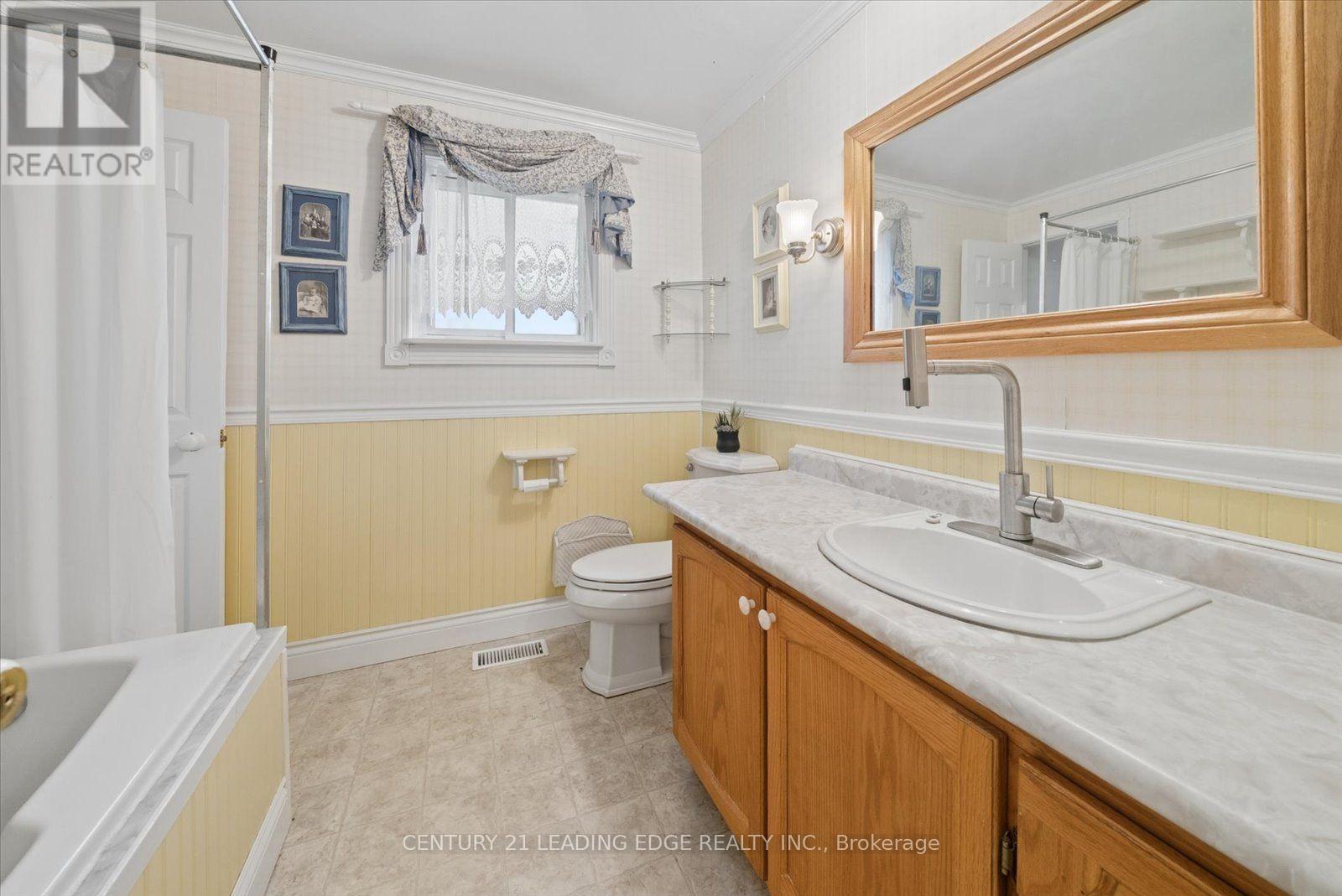 6 THOMAS KINNEAR COURT - 34