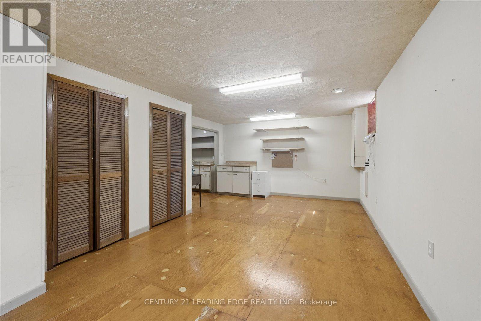 6 THOMAS KINNEAR COURT - 38