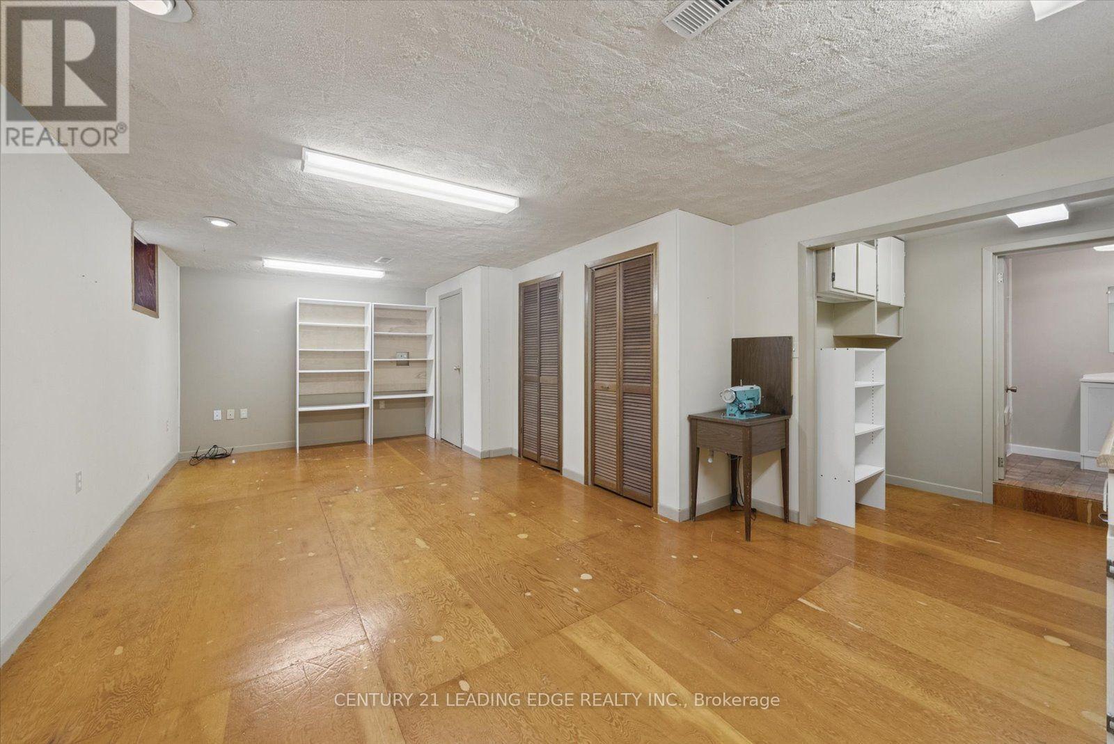 6 THOMAS KINNEAR COURT - 39