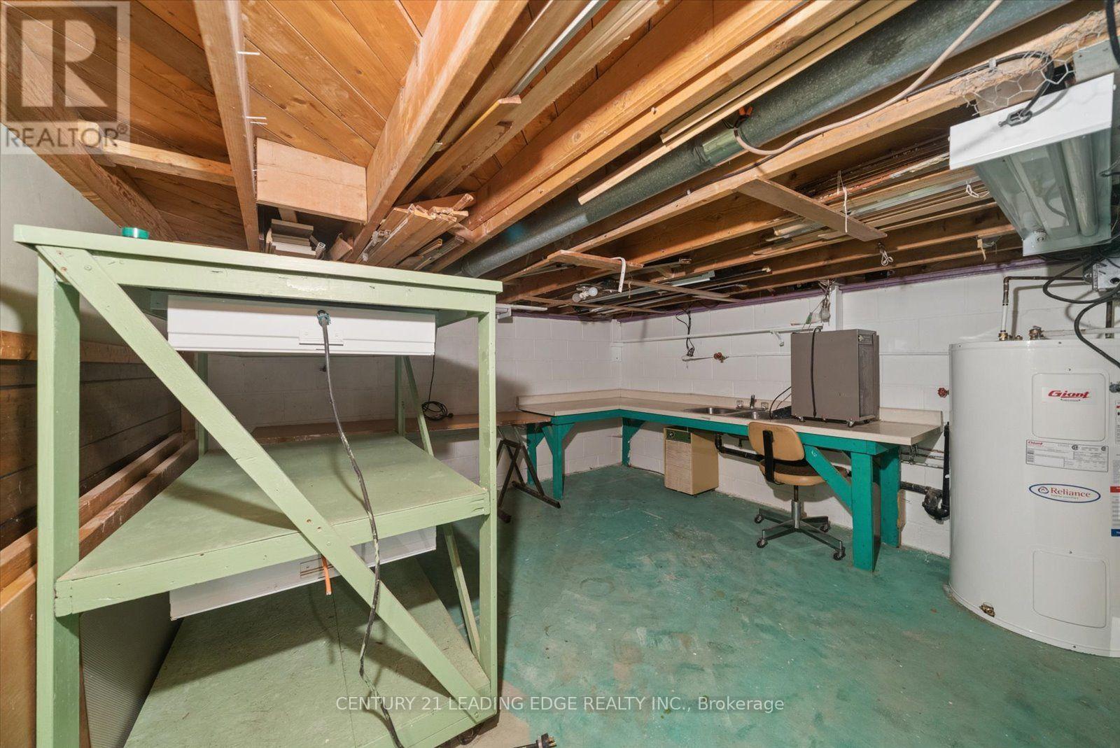 6 THOMAS KINNEAR COURT - 44